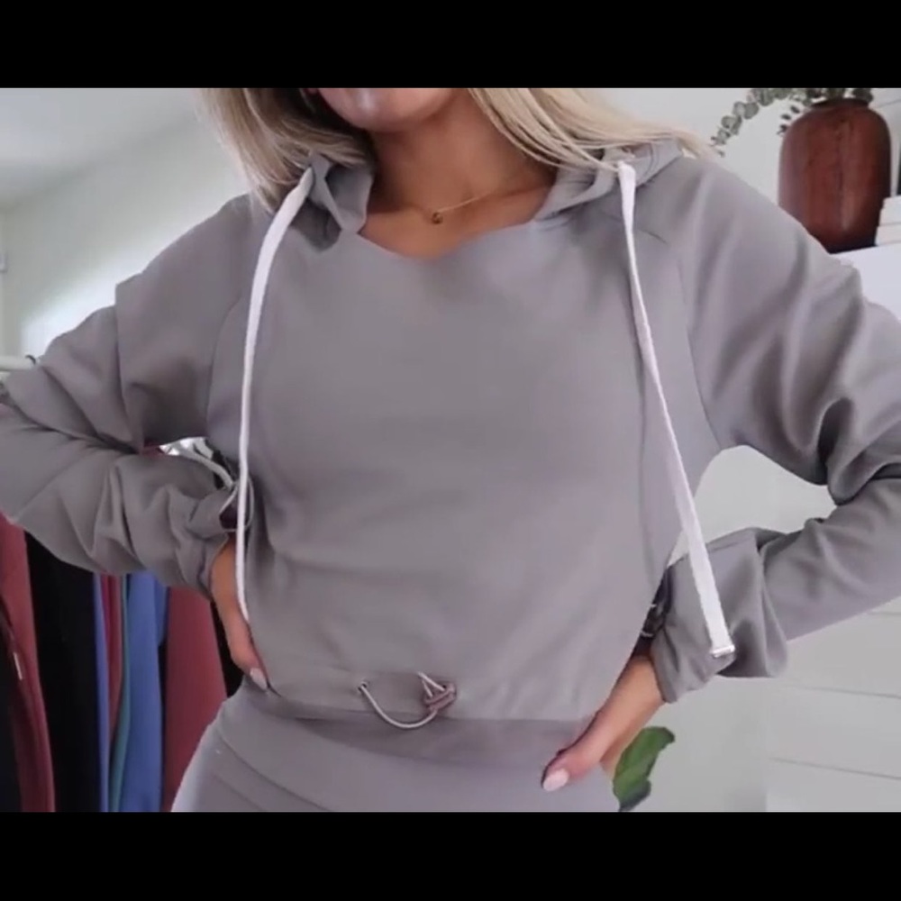 Do not buy Whitney Simmons pullover